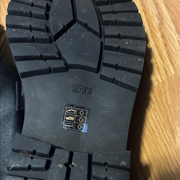 Penningtons Black Chain Detail Loafers - Picture 3 of 8